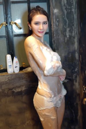 乖把腿抬高一点就不疼了视频
